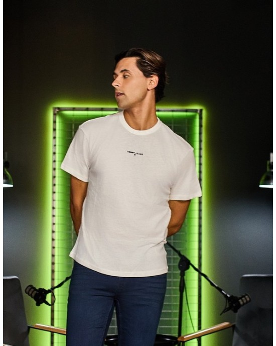 T-shirt Tommy Jeans άσπρο ΚΟΝΤΟΜΑΝΙΚΕΣ