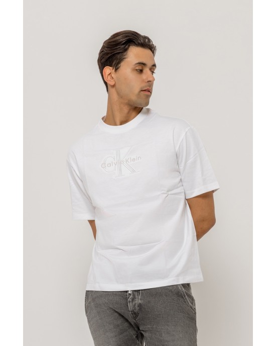 T-shirt Calvin Klein άσπρη ΚΟΝΤΟΜΑΝΙΚΕΣ