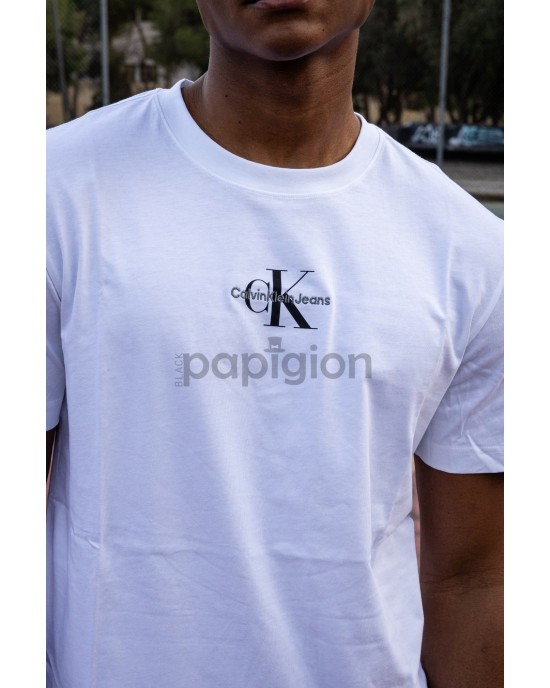 T-Shirt Calvin Klein άσπρο ΚΟΝΤΟΜΑΝΙΚΕΣ