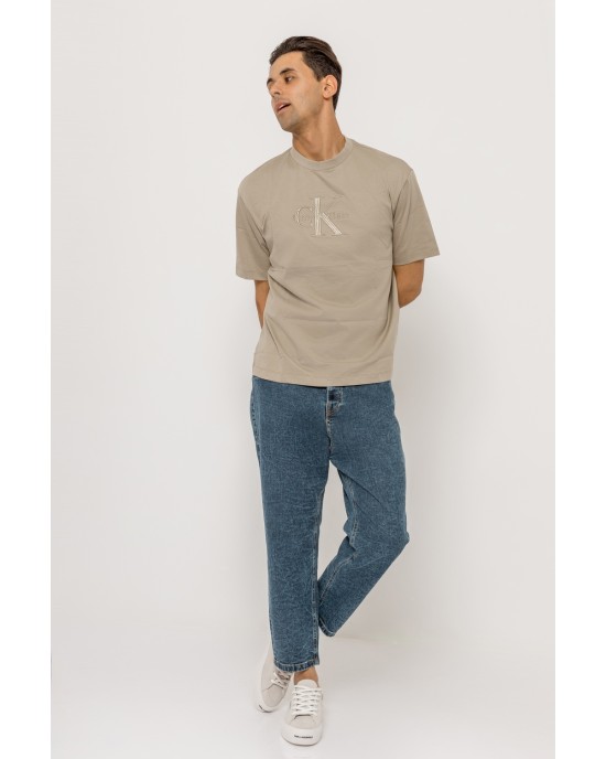 T-shirt Calvin Klein μπεζ ΚΟΝΤΟΜΑΝΙΚΕΣ