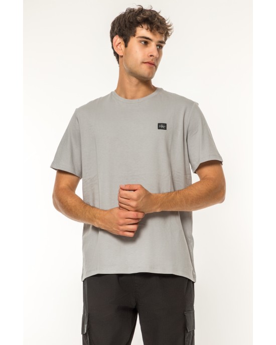 T-shirt Calvin Klein γκρι ΚΟΝΤΟΜΑΝΙΚΕΣ