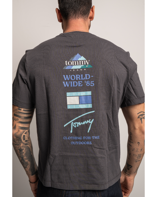 T-shirt Tommy Jeans γκρι ΚΟΝΤΟΜΑΝΙΚΕΣ