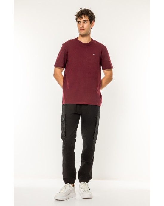 T-shirt Calvin Klein μπορντό ΚΟΝΤΟΜΑΝΙΚΕΣ
