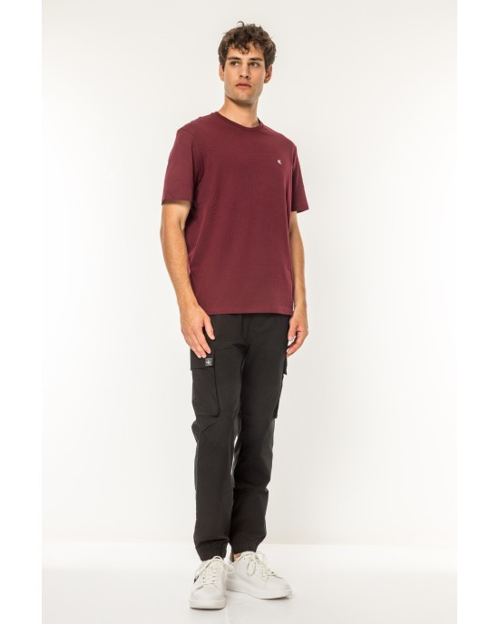 T-shirt Calvin Klein μπορντό ΚΟΝΤΟΜΑΝΙΚΕΣ