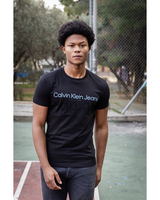 T-shirt Calvin Klein μαύρο ΚΟΝΤΟΜΑΝΙΚΕΣ