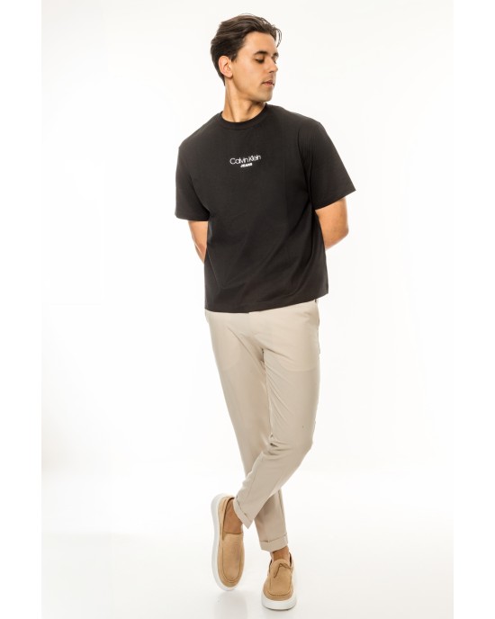 T-shirt Calvin Klein μαύρο ΚΟΝΤΟΜΑΝΙΚΕΣ