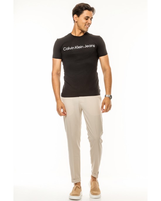 T-shirt Calvin Klein μαύρο ΚΟΝΤΟΜΑΝΙΚΕΣ
