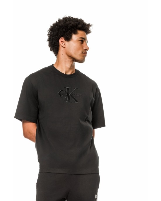 T-shirt Calvin Klein μαύρο ΚΟΝΤΟΜΑΝΙΚΕΣ
