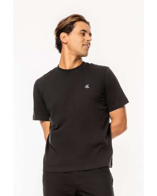 T-shirt Calvin Klein μαύρο ΚΟΝΤΟΜΑΝΙΚΕΣ