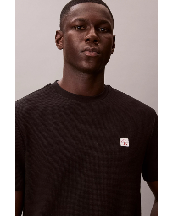 T-shirt Calvin Klein μαύρο ΚΟΝΤΟΜΑΝΙΚΕΣ