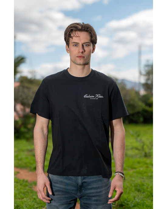 T-shirt Calvin Klein μαύρο ΚΟΝΤΟΜΑΝΙΚΕΣ