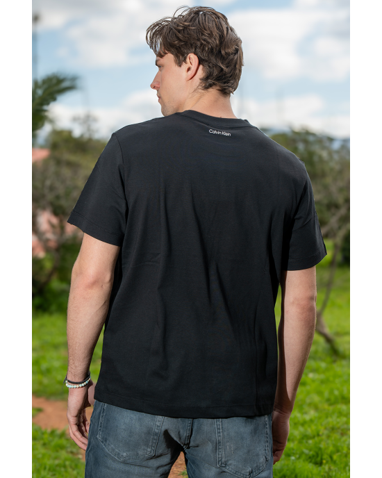 T-shirt Calvin Klein μαύρο ΚΟΝΤΟΜΑΝΙΚΕΣ