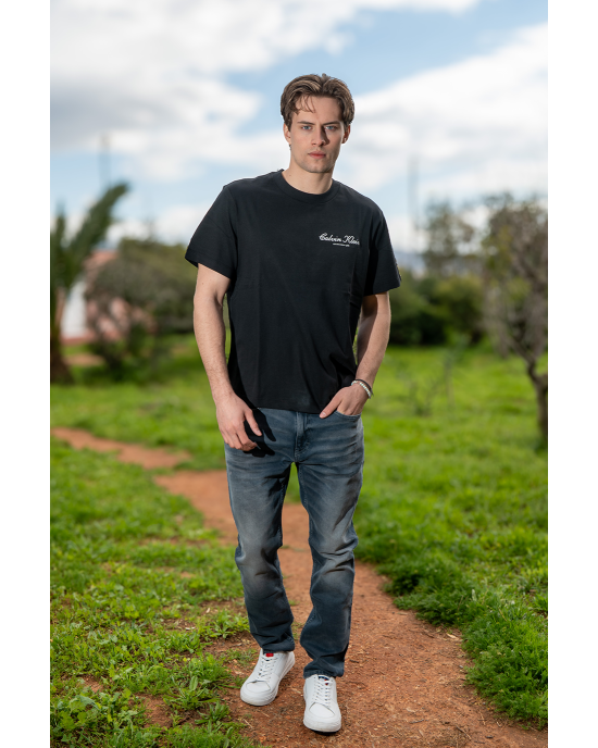 T-shirt Calvin Klein μαύρο ΚΟΝΤΟΜΑΝΙΚΕΣ