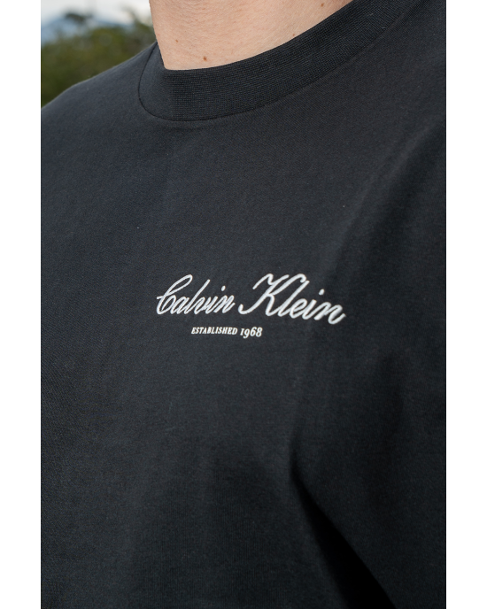 T-shirt Calvin Klein μαύρο ΚΟΝΤΟΜΑΝΙΚΕΣ