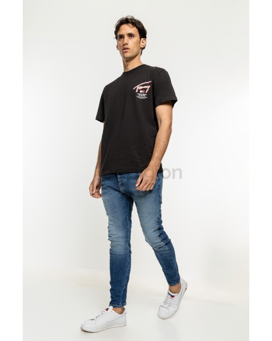 T-shirt Tommy Jeans μαύρο ΚΟΝΤΟΜΑΝΙΚΕΣ