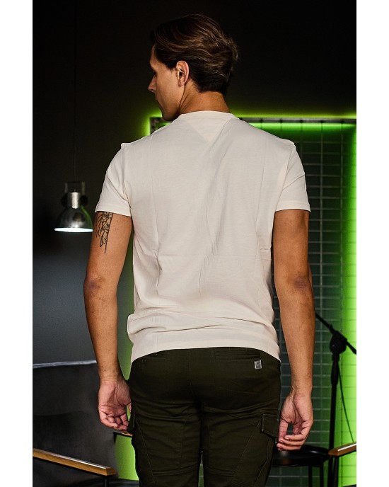 T-shirt Tommy Jeans εκρού ΚΟΝΤΟΜΑΝΙΚΕΣ