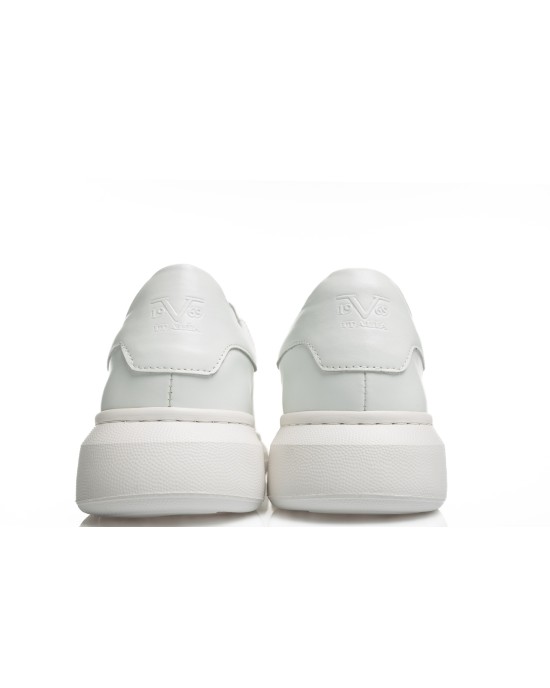 Παπούτσι 19V69 Italia Versace Abbigliamento άσπρο LOAFERS